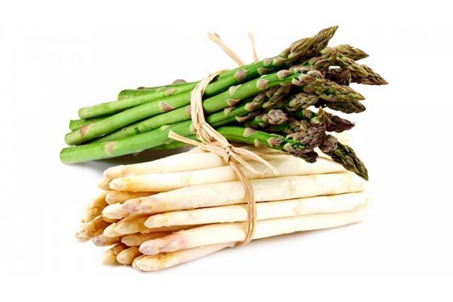 Green asparagus vs white asparagus.