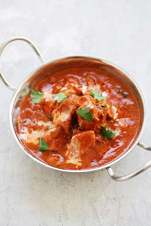Instant Pot butter chicken with rich, creamy and delicious tomato butter chicken sauce.