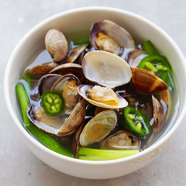 Korean clam soup