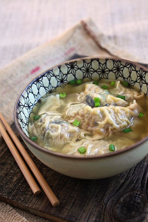 Pork Dumpling Soup - juicy and yummy pork dumplings in a hearty chicken soup, the most comforting soups ever and you can make it at home | rasamalaysia.com